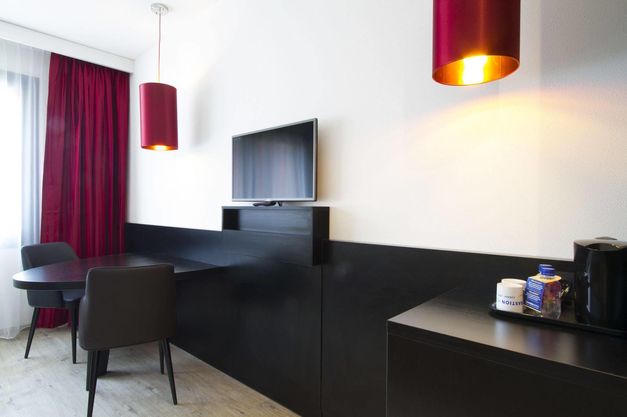 Bastion Hotel Eindhoven Waalre מראה חיצוני תמונה