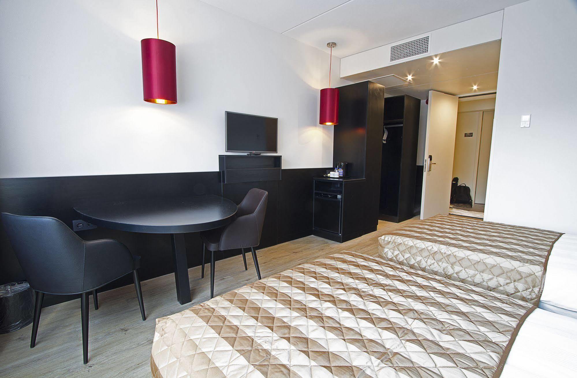 Bastion Hotel Eindhoven Waalre מראה חיצוני תמונה